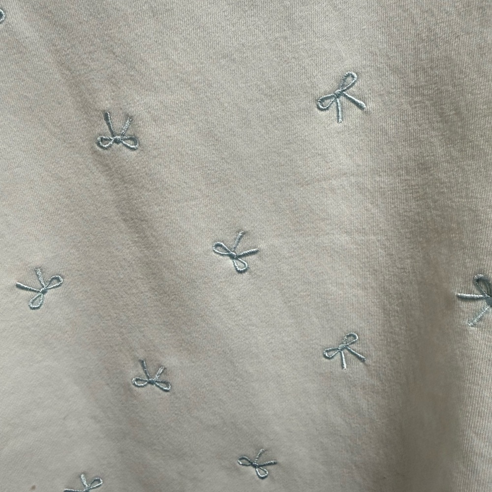 NWOT Arula Size 0X White with embroidered blue bows Crew neck sweatshirt - Picture 3 of 5